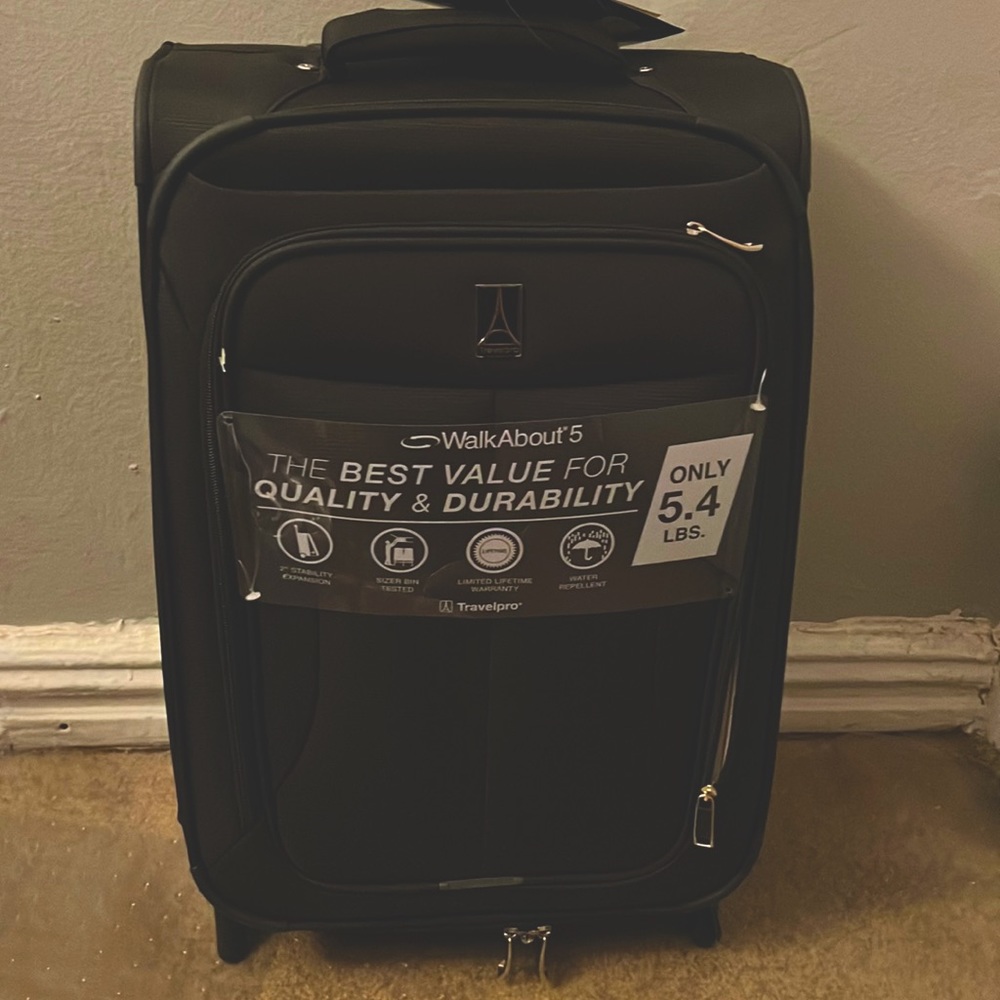 Travel pro black walkabout 5 luggage